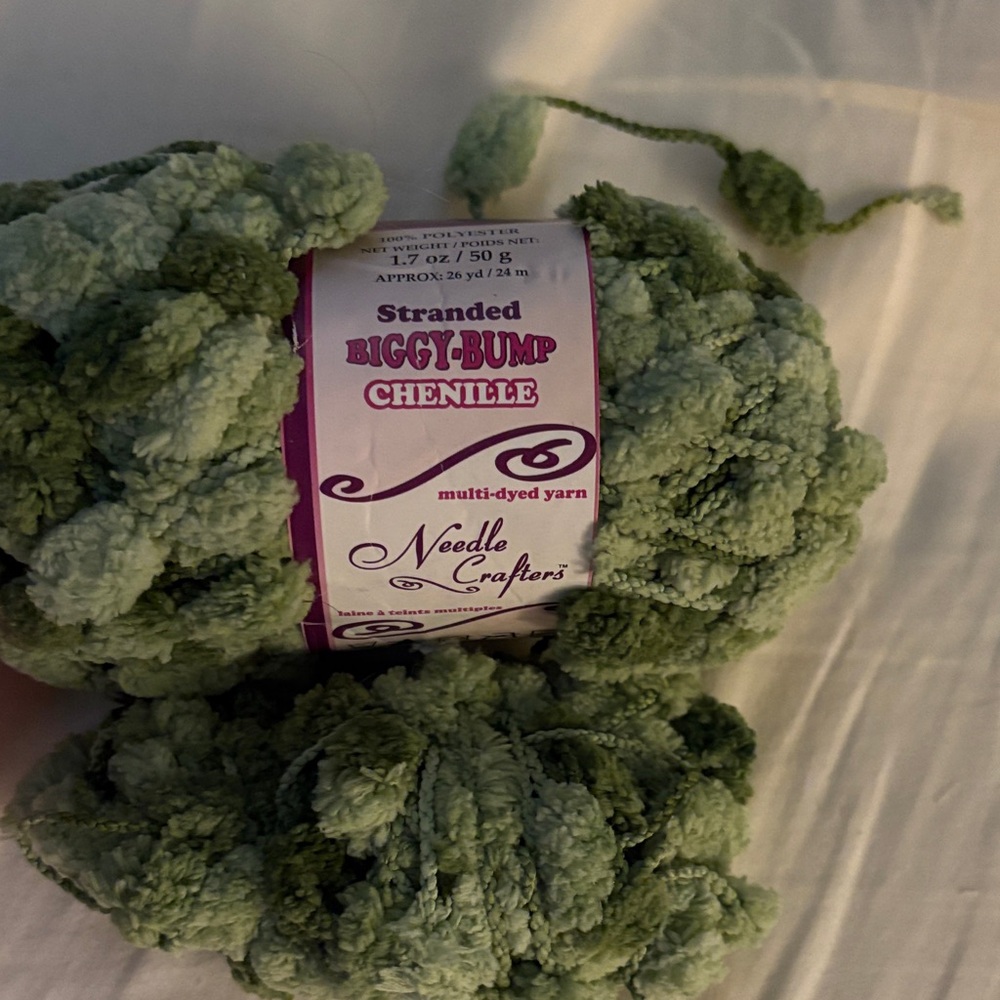 MUST GO: Green Chenille Biggy Bump Yarn